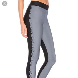 Ultracor ultra silk buttercup leggings size m